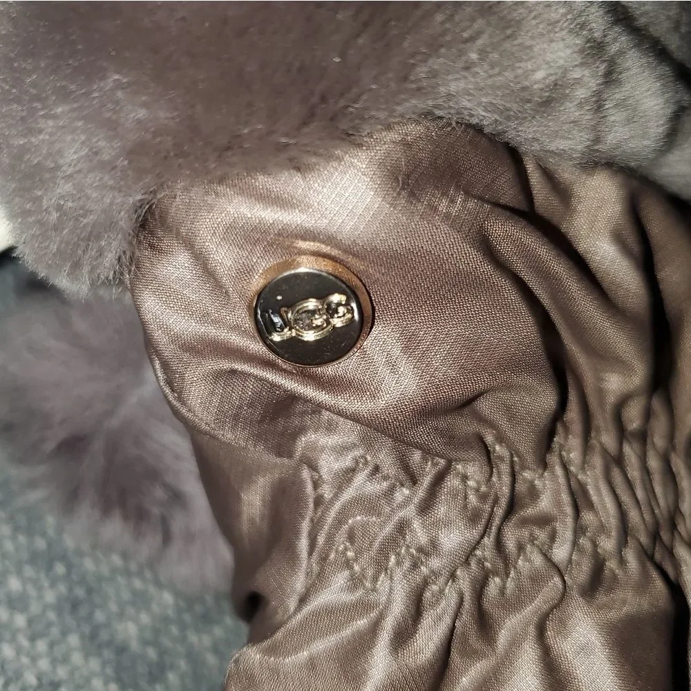 🆕️UGG Shearling-Trim Leather-Palm Gloves water resistant touchscreen📲🧤  …